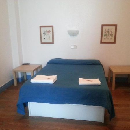 Pension "La Marina" Castro Urdiales Esterno foto