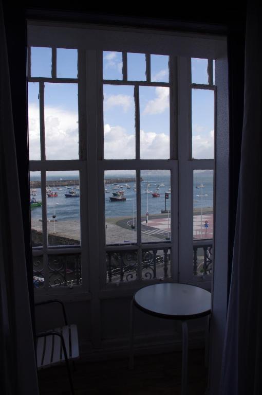 Pension "La Marina" Castro Urdiales Esterno foto