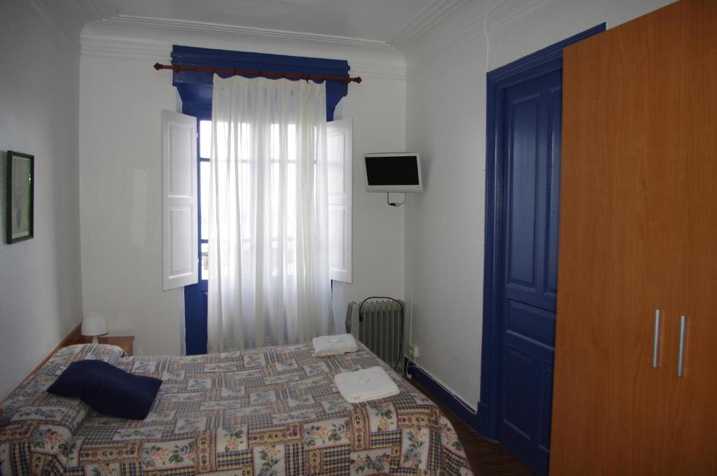 Pension "La Marina" Castro Urdiales Esterno foto
