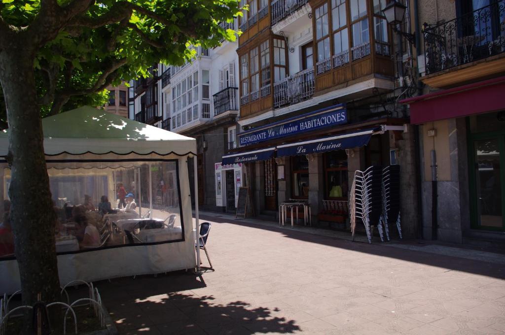 Pension "La Marina" Castro Urdiales Esterno foto